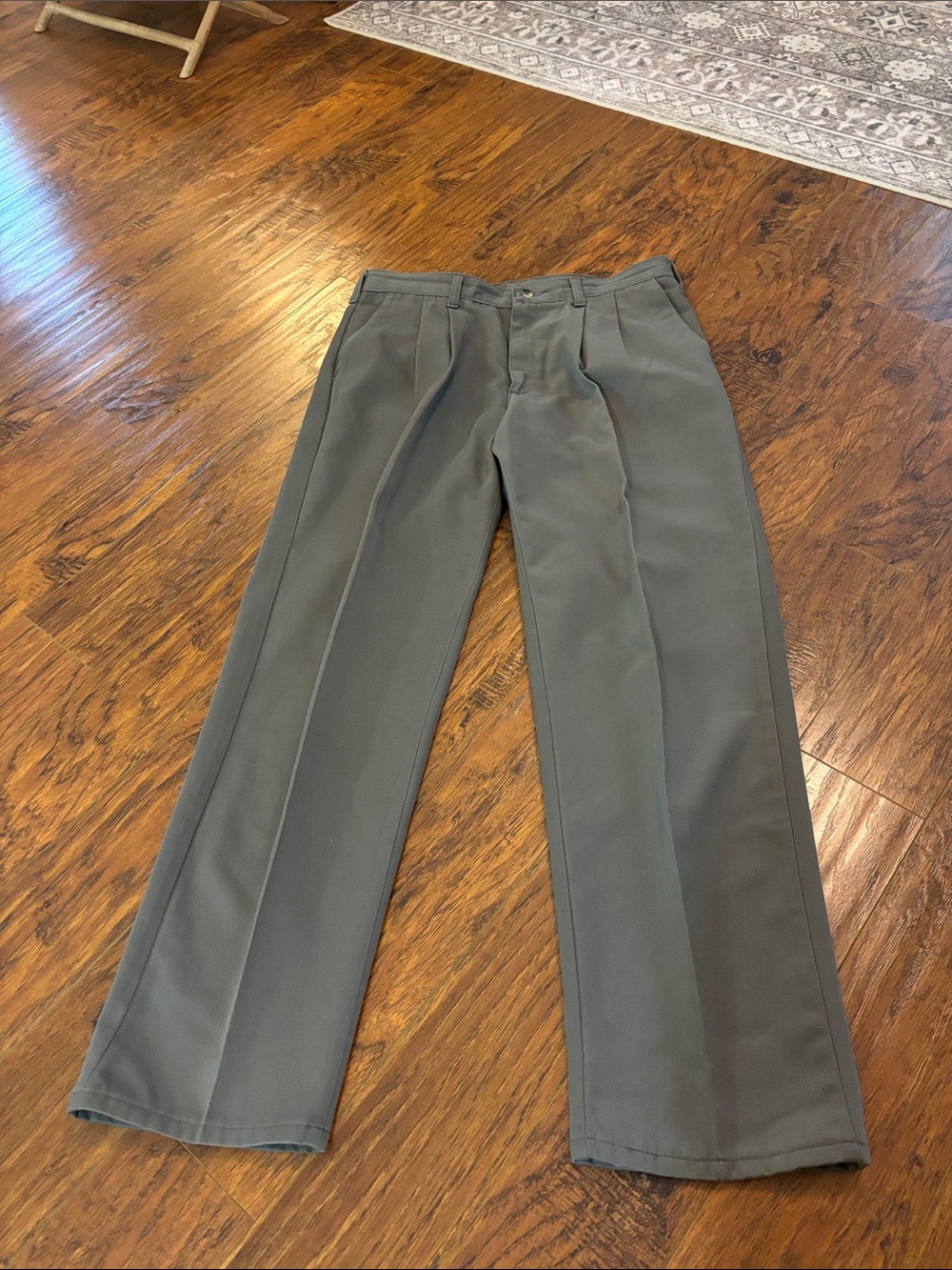 Wrangler Riata Pants Mens 34 x 32 olive green pleated Casual Dress Slacks Cotton